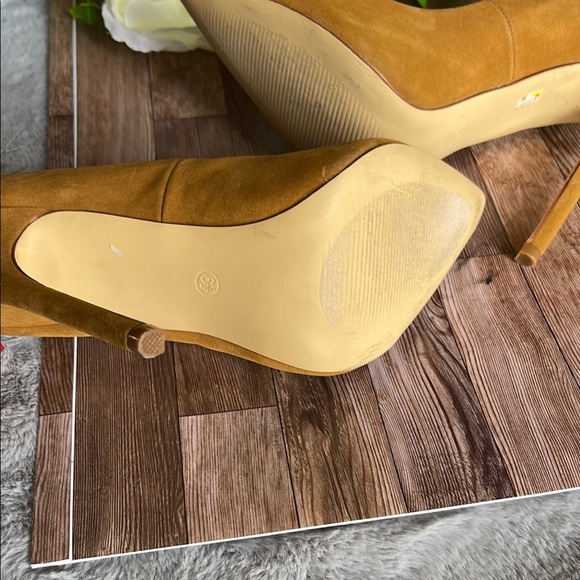 Brown Suede Stiletto Heels with Pom-Pom Embellishment - Picture 4 of 9